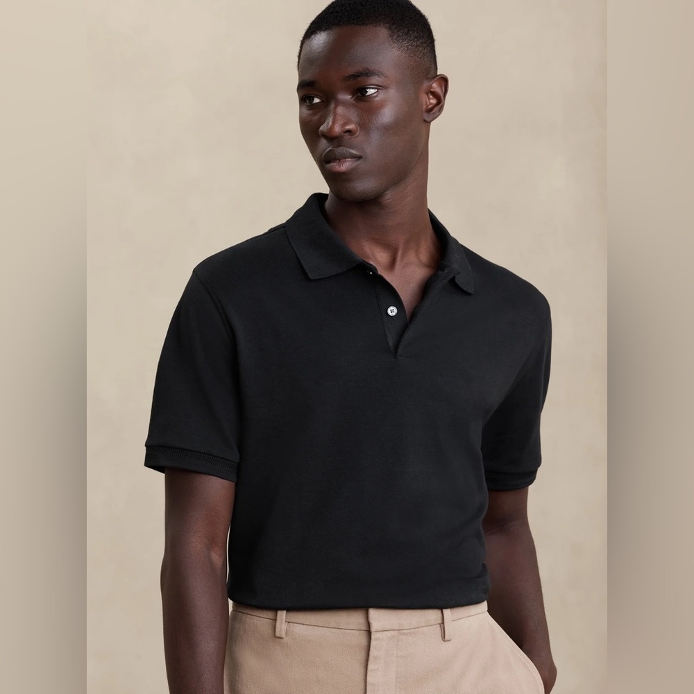 Banana Republic men’s luxe touch performance slim fit polo in black, large.